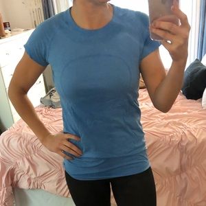 Lulu lemon tee shirt